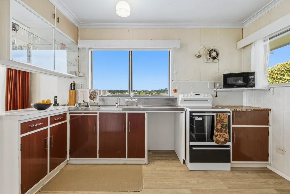Photos of 2 Cherry Crescent