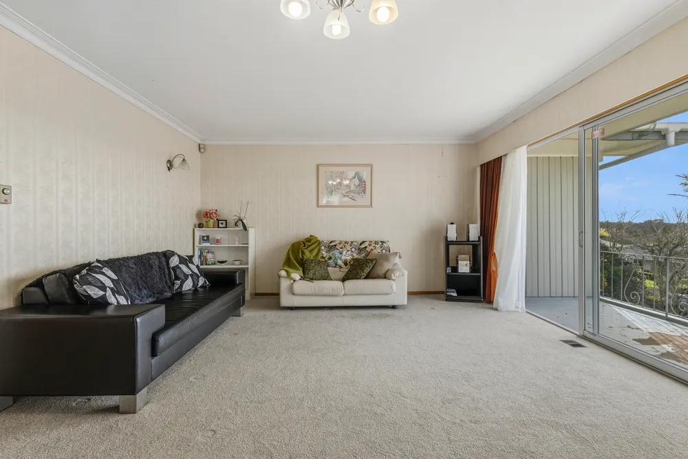 Photos of 2 Cherry Crescent