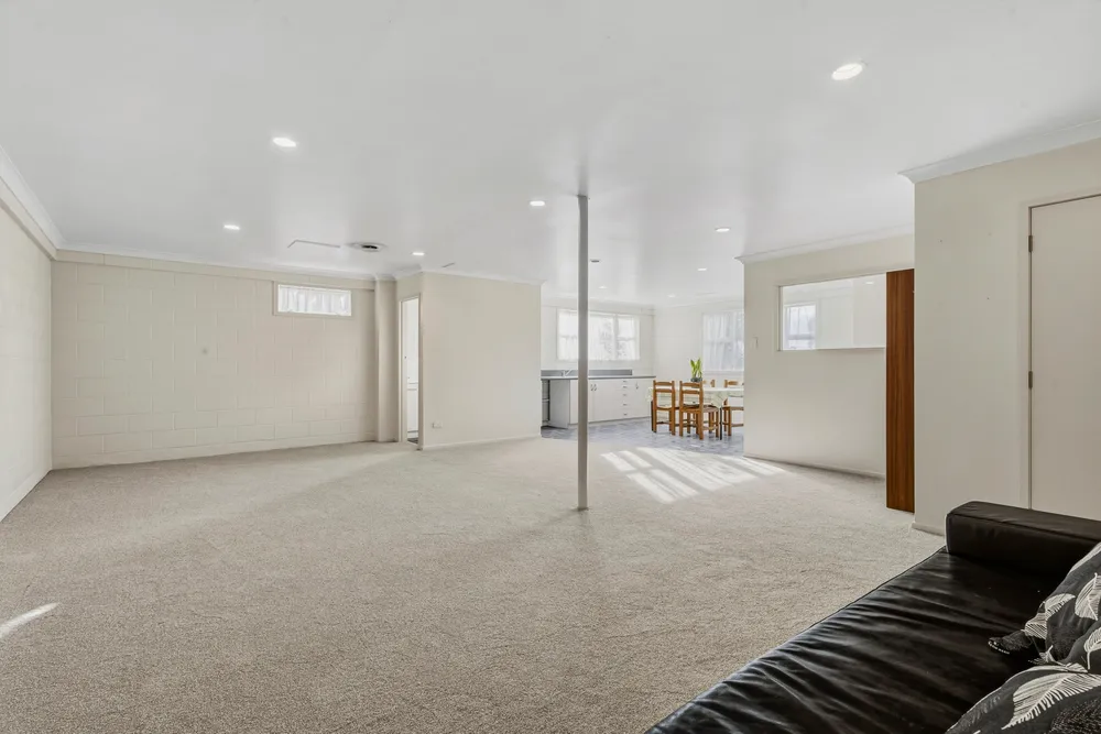 Photos of 2 Cherry Crescent