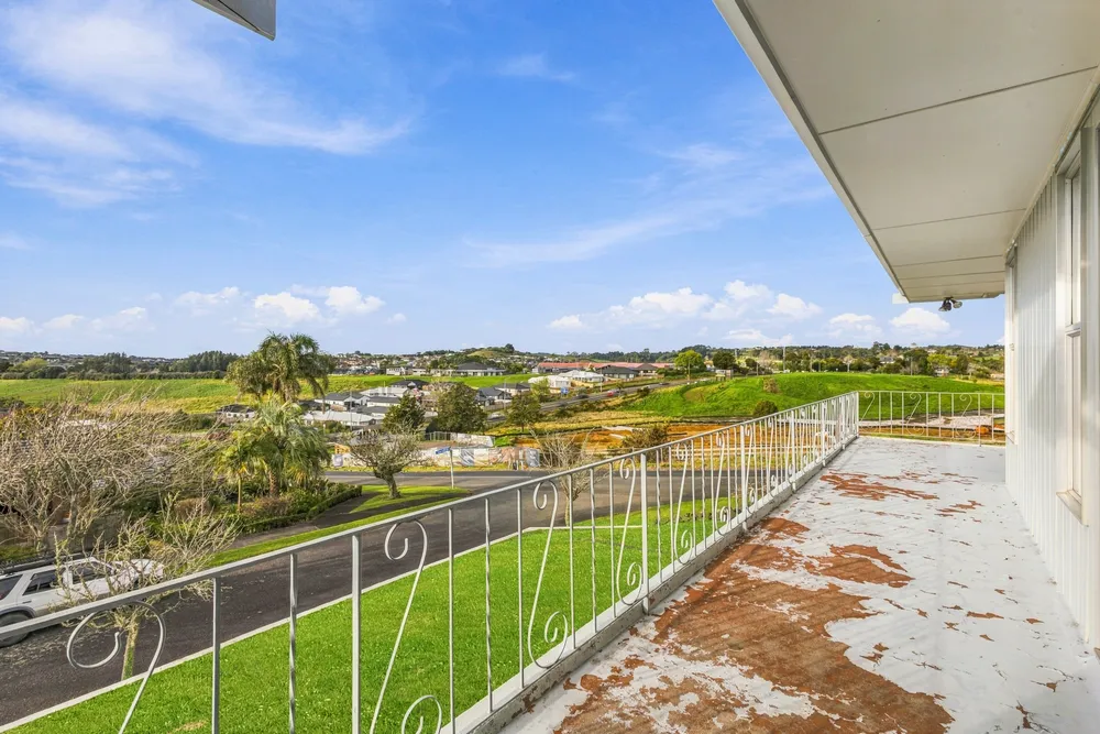 Photos of 2 Cherry Crescent