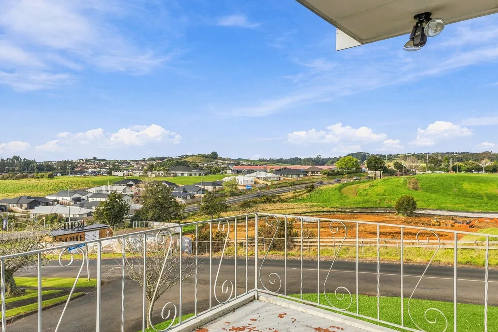Photos of 2 Cherry Crescent
