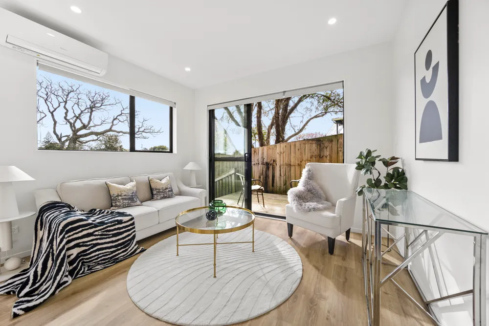Photos of 8A Hobart Crescent