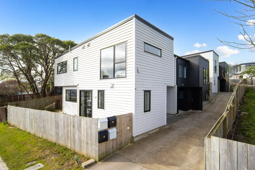 Photos of 8A Hobart Crescent