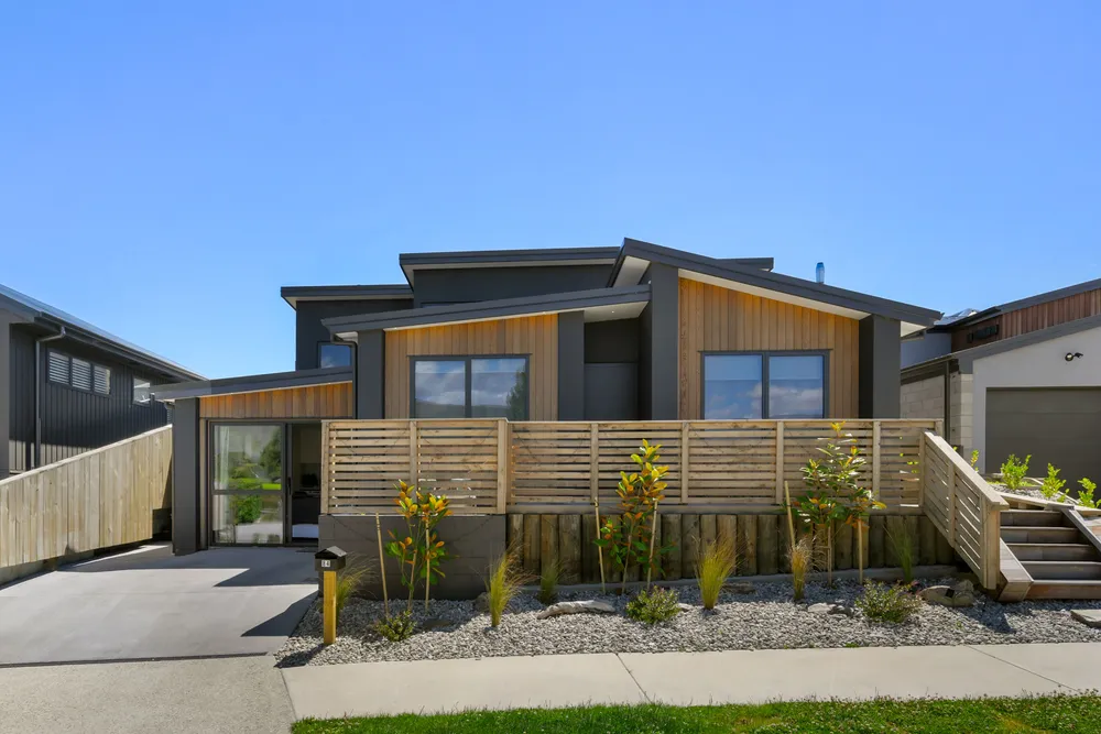 Photos of 84 Kirimoko Crescent