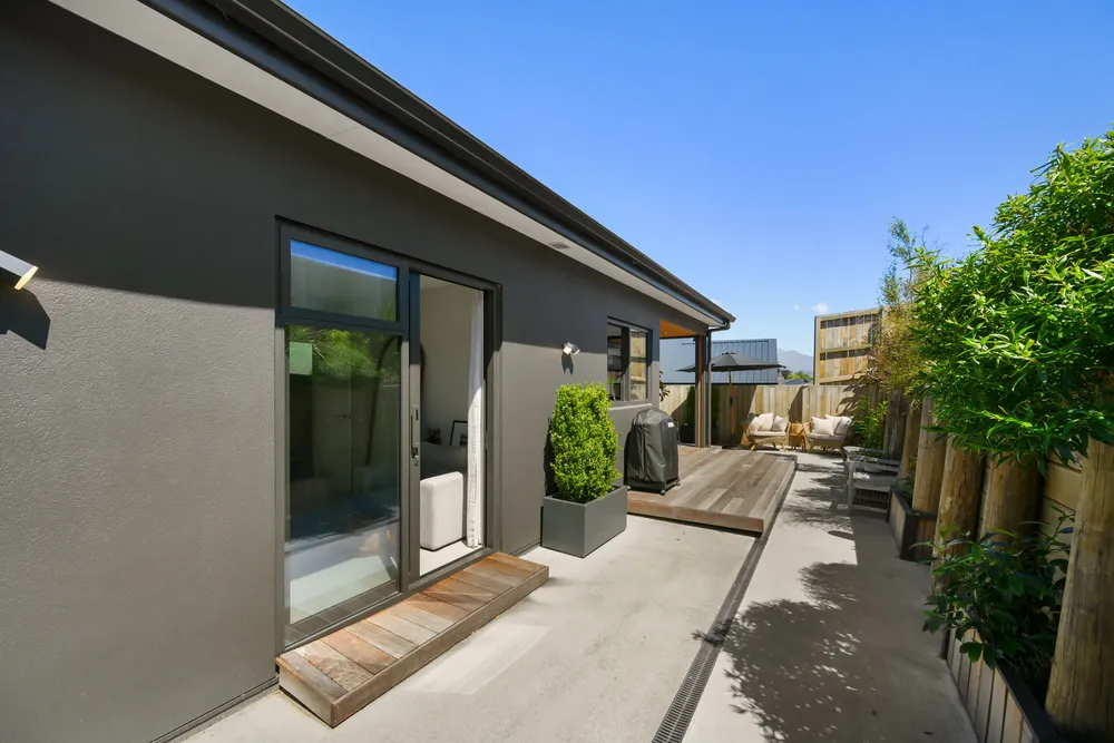Photos of 84 Kirimoko Crescent