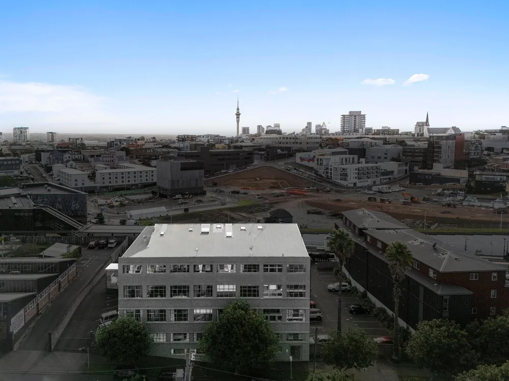 Photos of 9/3 Akiraho Street