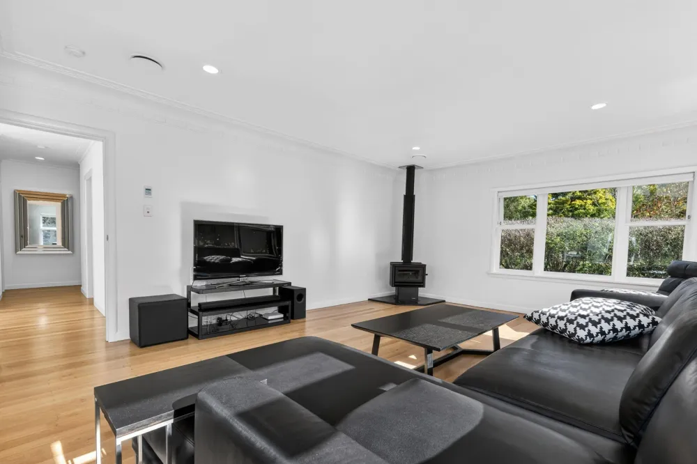 Photos of 2039 Te Pahu Road