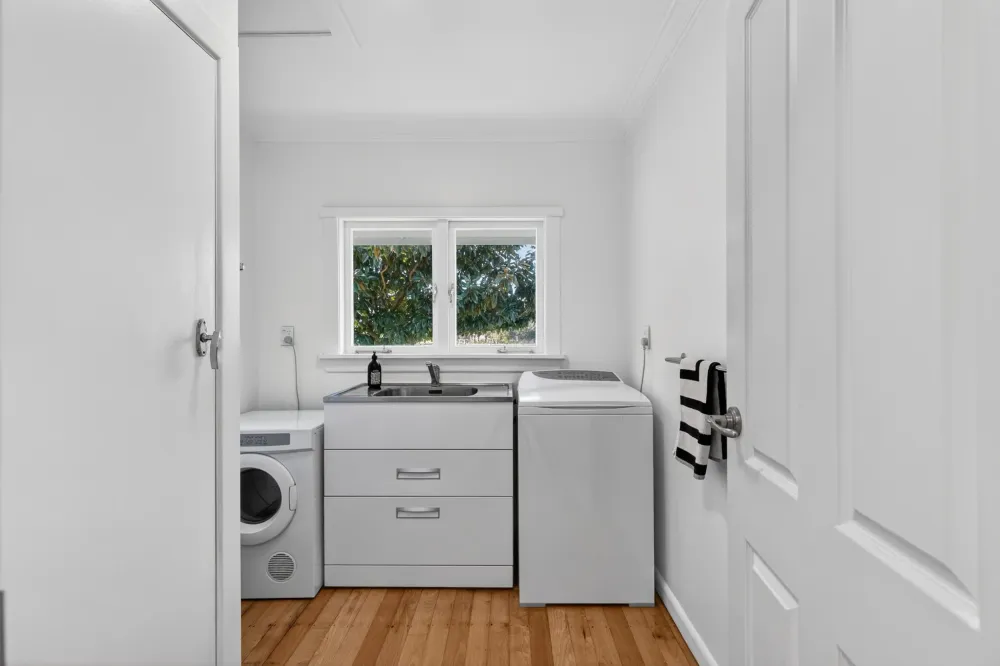 Photos of 2039 Te Pahu Road