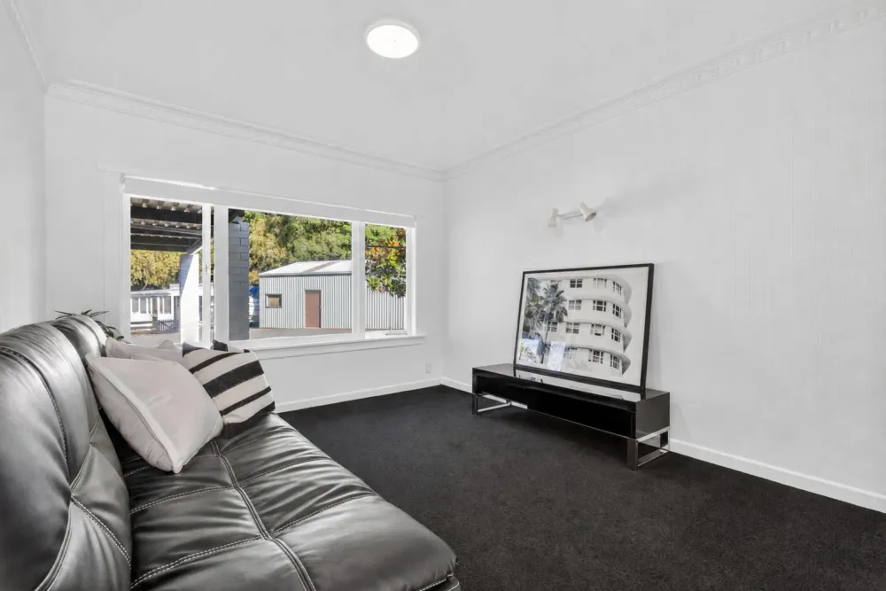 Photos of 2039 Te Pahu Road