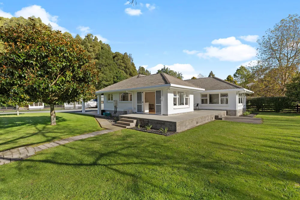 Photos of 2039 Te Pahu Road
