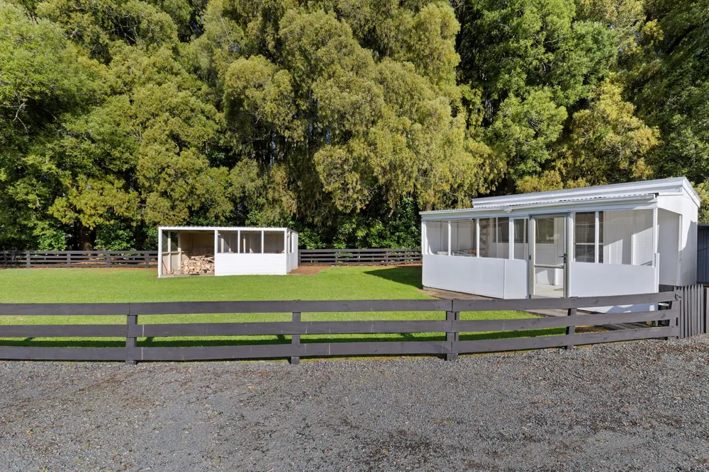 Photos of 2039 Te Pahu Road
