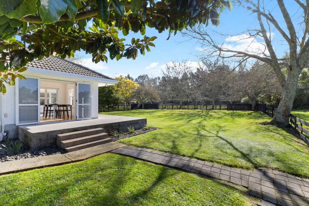 Photos of 2039 Te Pahu Road
