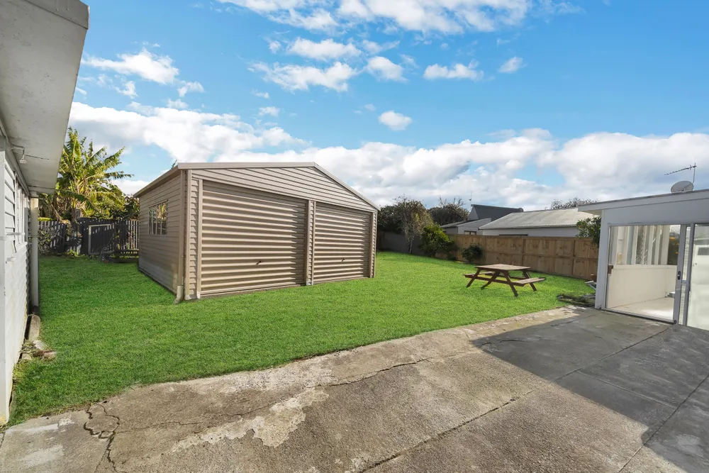 Photos of 5 Bowen Street