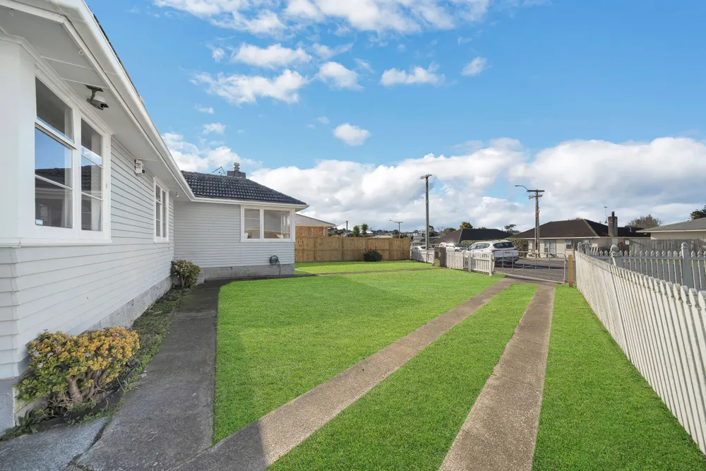 Photos of 5 Bowen Street