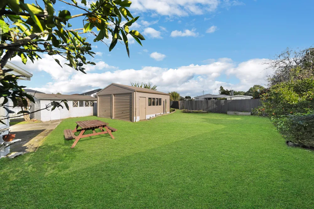 Photos of 5 Bowen Street