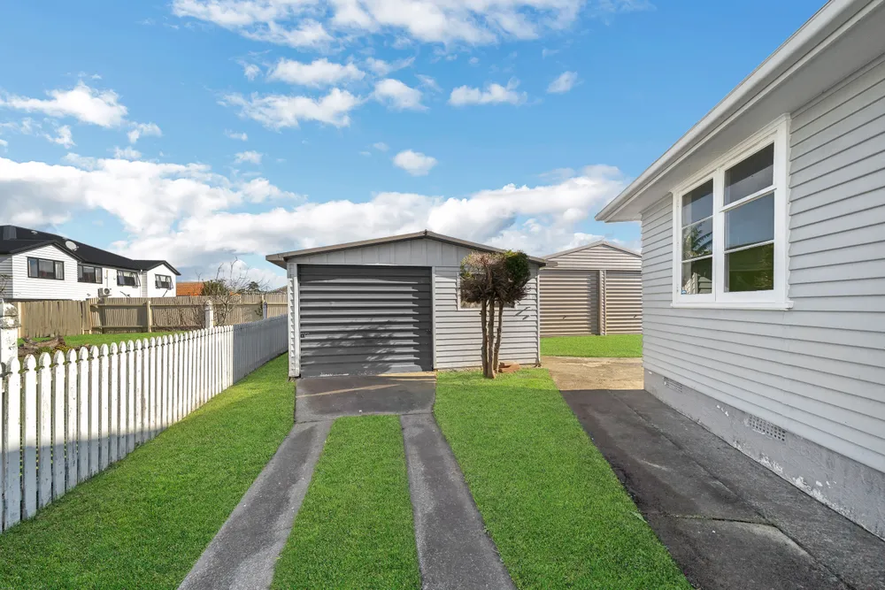 Photos of 5 Bowen Street