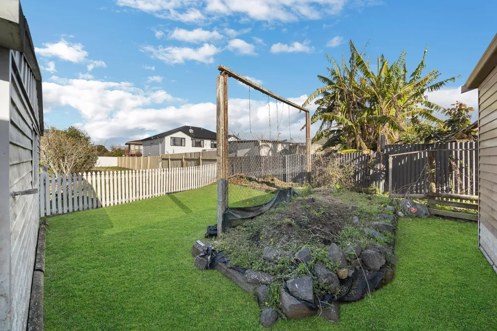 Photos of 5 Bowen Street