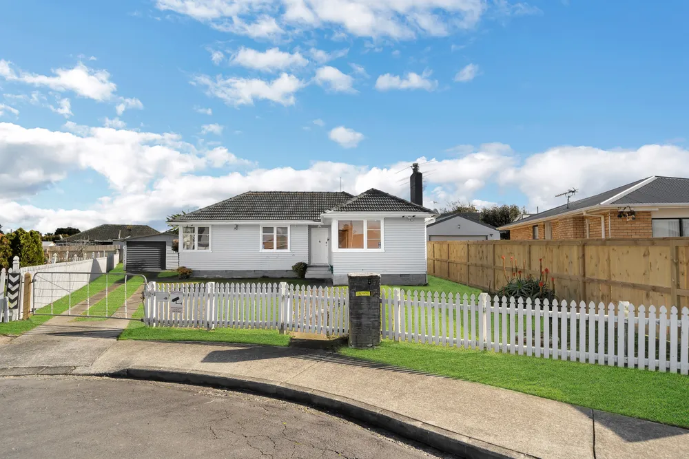 Photos of 5 Bowen Street