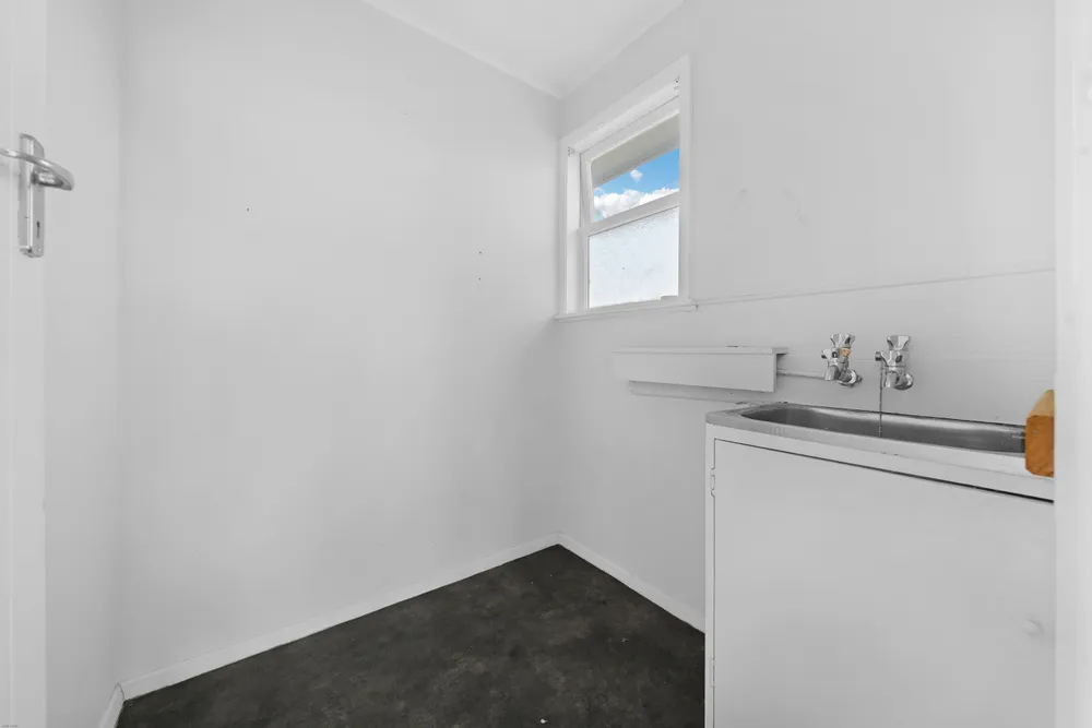Photos of 5 Bowen Street