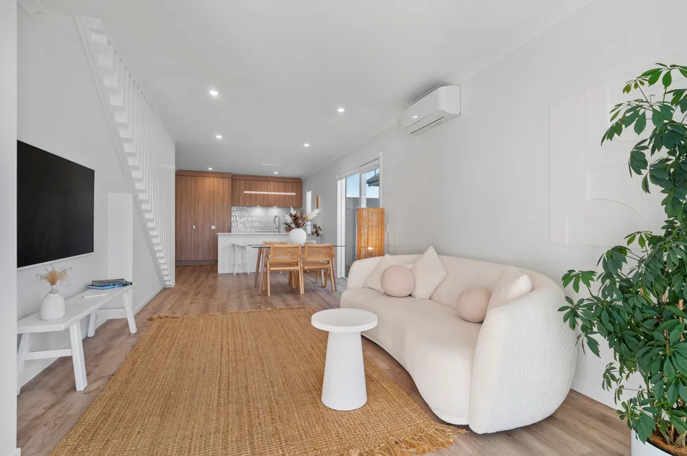 Photos of 106 Pallida Crescent