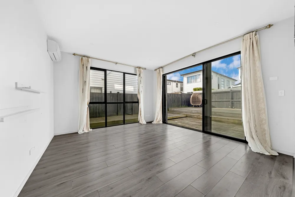 Photos of 35 Greenfinch Road