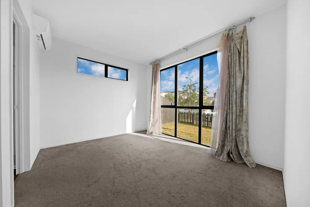 Photos of 35 Greenfinch Road