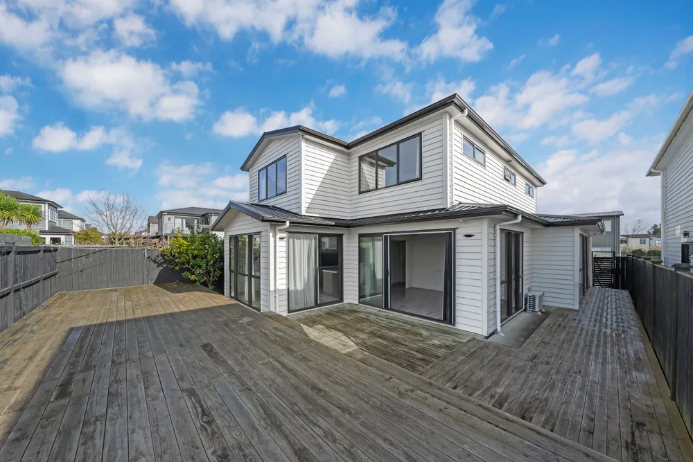 Photos of 35 Greenfinch Road