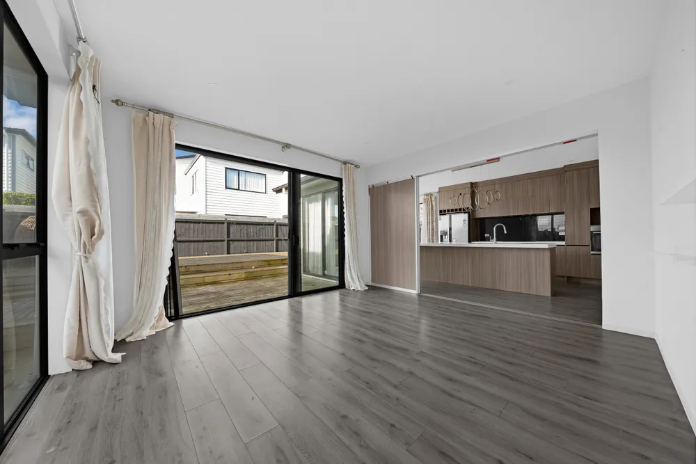 Photos of 35 Greenfinch Road