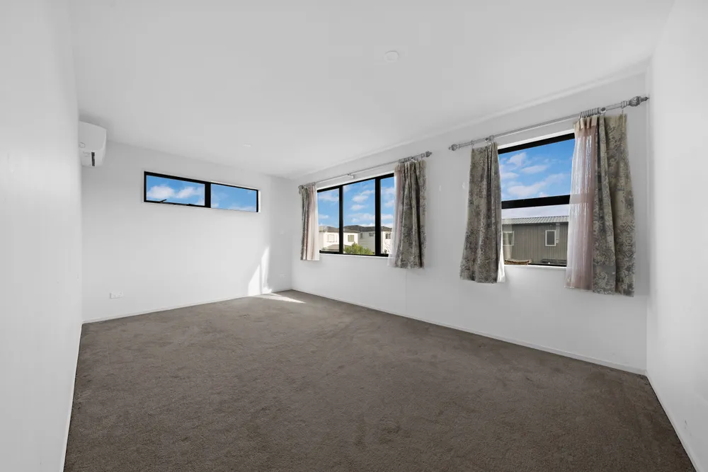 Photos of 35 Greenfinch Road