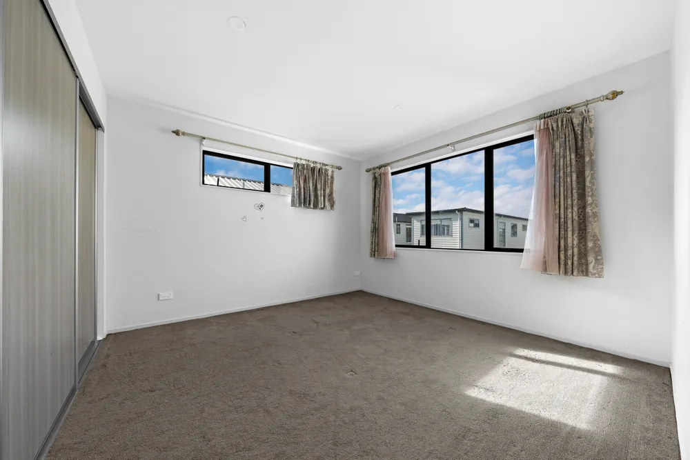 Photos of 35 Greenfinch Road