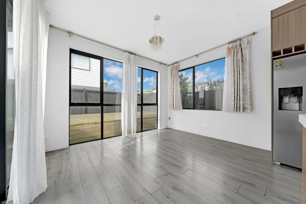 Photos of 35 Greenfinch Road