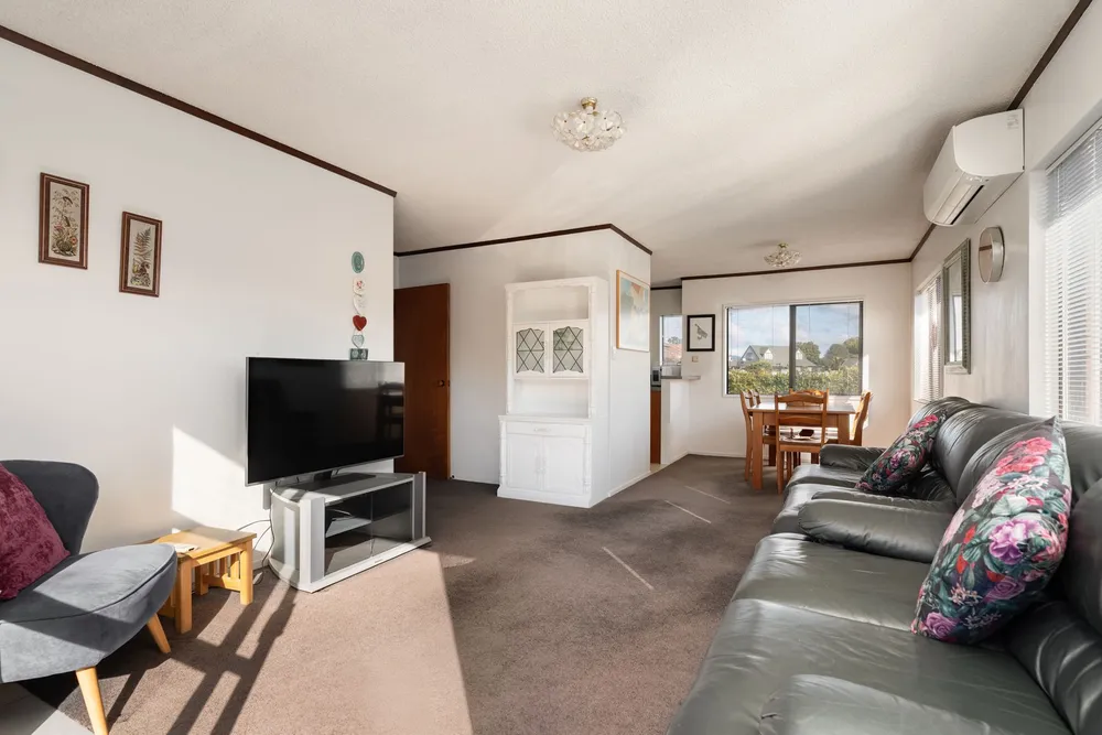 Photos of 75 Gloucester Road