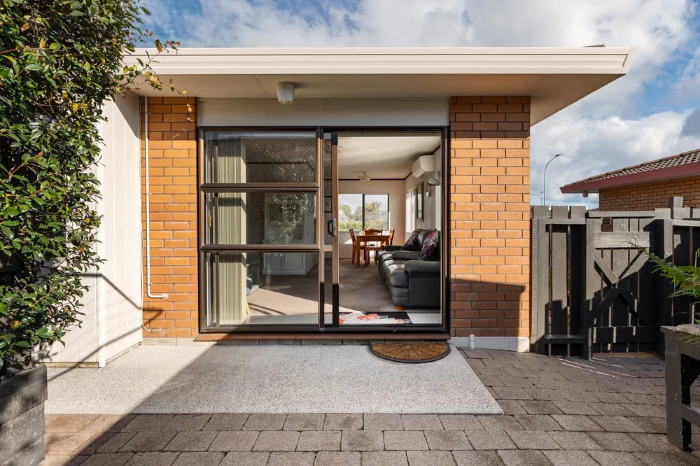 Photos of 75 Gloucester Road