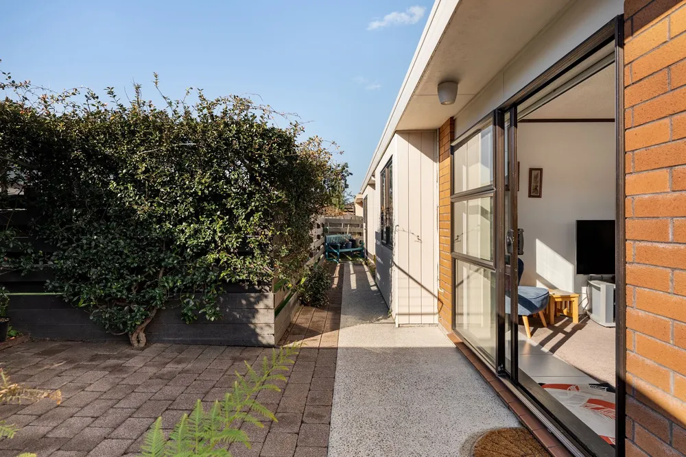 Photos of 75 Gloucester Road