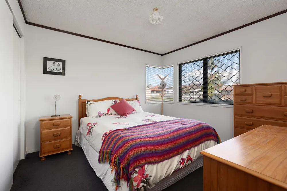 Photos of 75 Gloucester Road