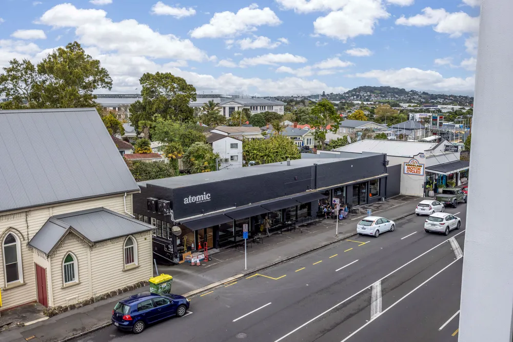 Photos of 6W/435 New North Road