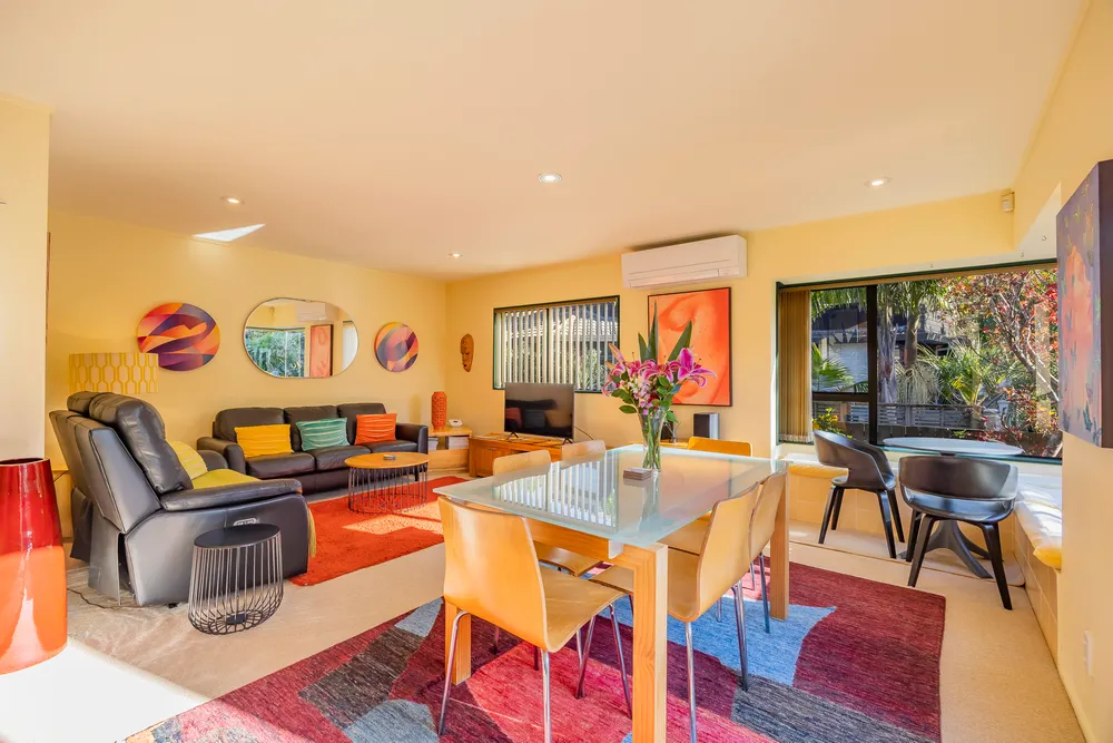 Photos of 1/1031 Beach Road