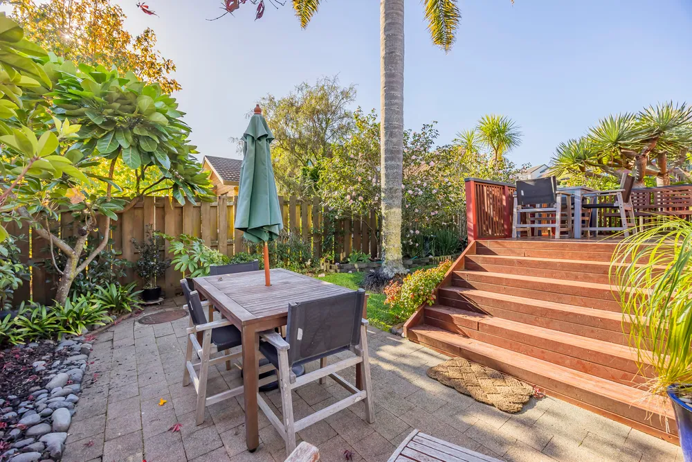 Photos of 1/1031 Beach Road