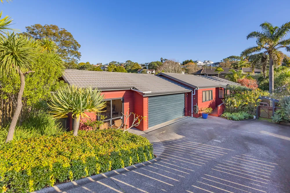 Photos of 1/1031 Beach Road
