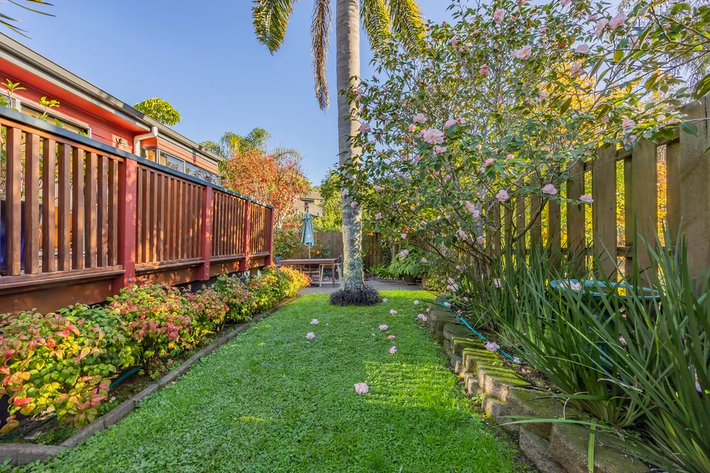 Photos of 1/1031 Beach Road