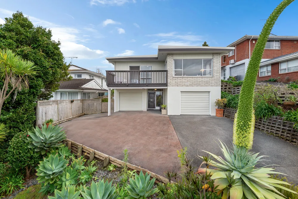 Photos of 114 Mountbatten Avenue