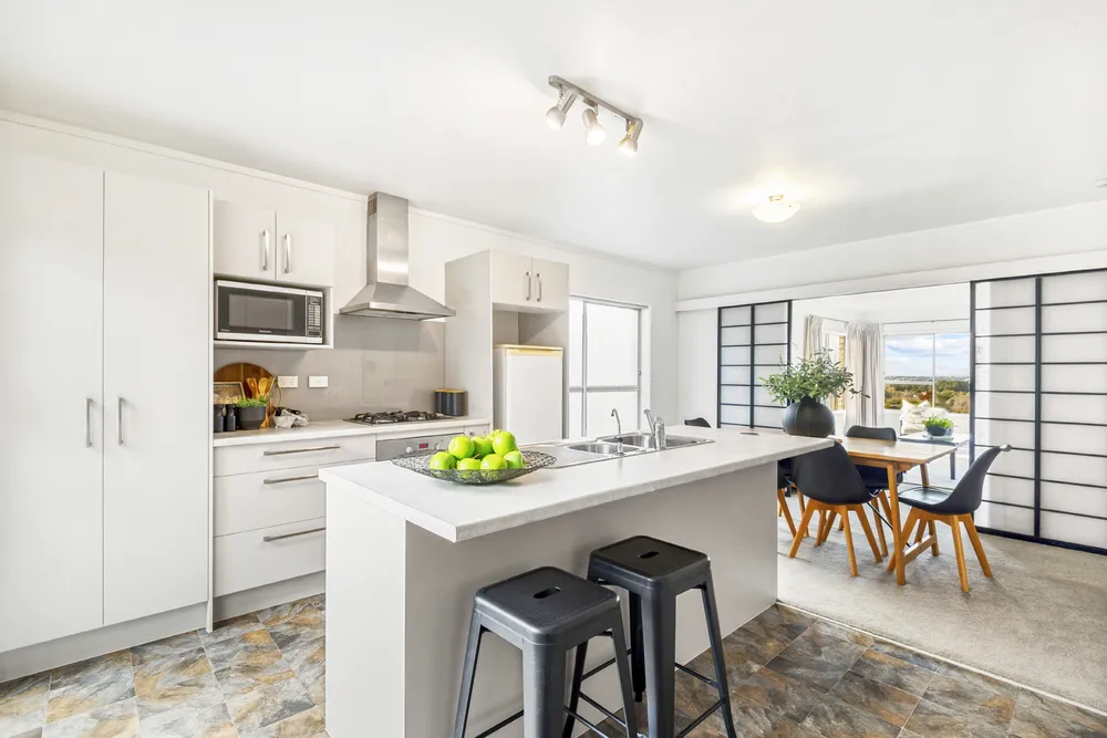 Photos of 114 Mountbatten Avenue