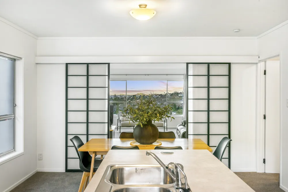 Photos of 114 Mountbatten Avenue