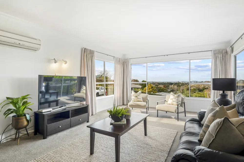 Photos of 114 Mountbatten Avenue