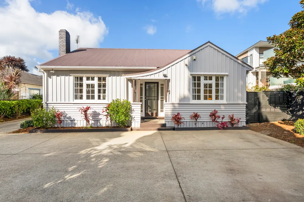 Photos of 10A Ropata Avenue