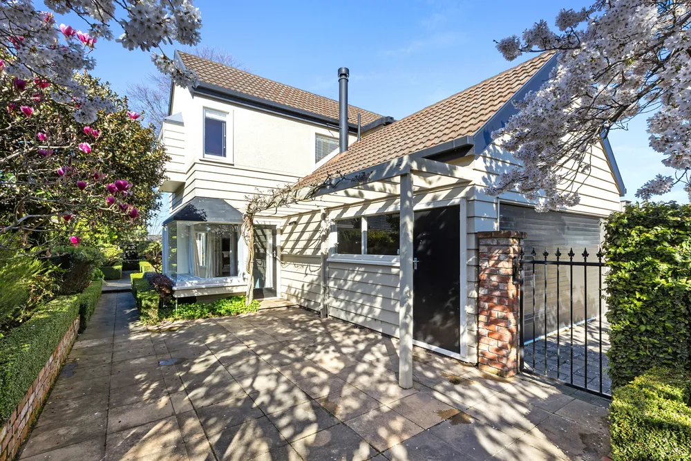 Photos of 30 Kirner Street