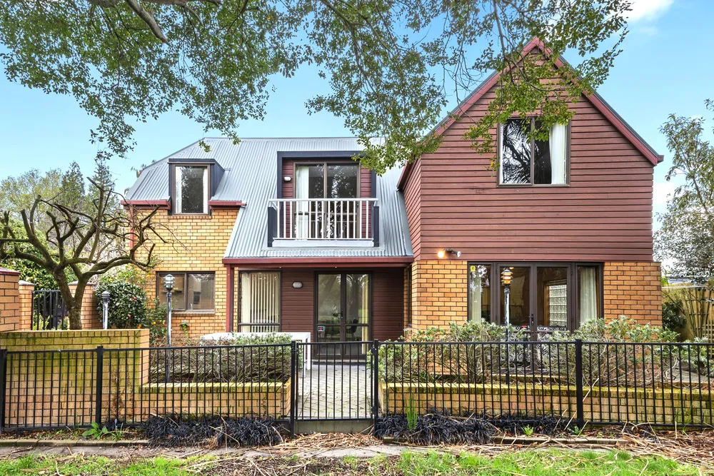 Photos of 30 Kirner Street