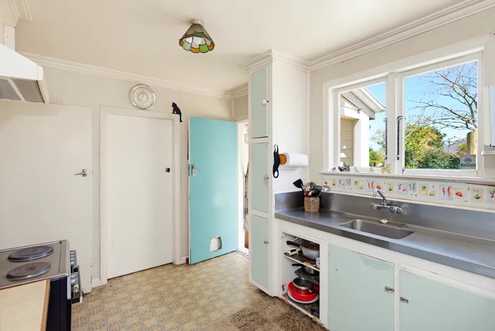 Photos of 35 Bowen Street