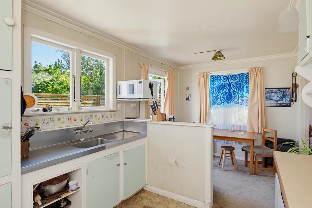 Photos of 35 Bowen Street