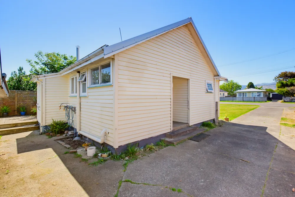 Photos of 35 Bowen Street